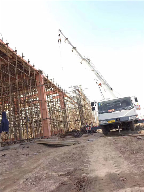 和平县吊车作业的安全注意事项有哪些？